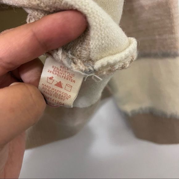 Hem and thread women’s sweater - Picture 8 of 15